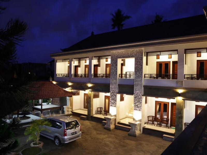 Puri Jayaraja Guest House Kuta Lombok Exterior foto